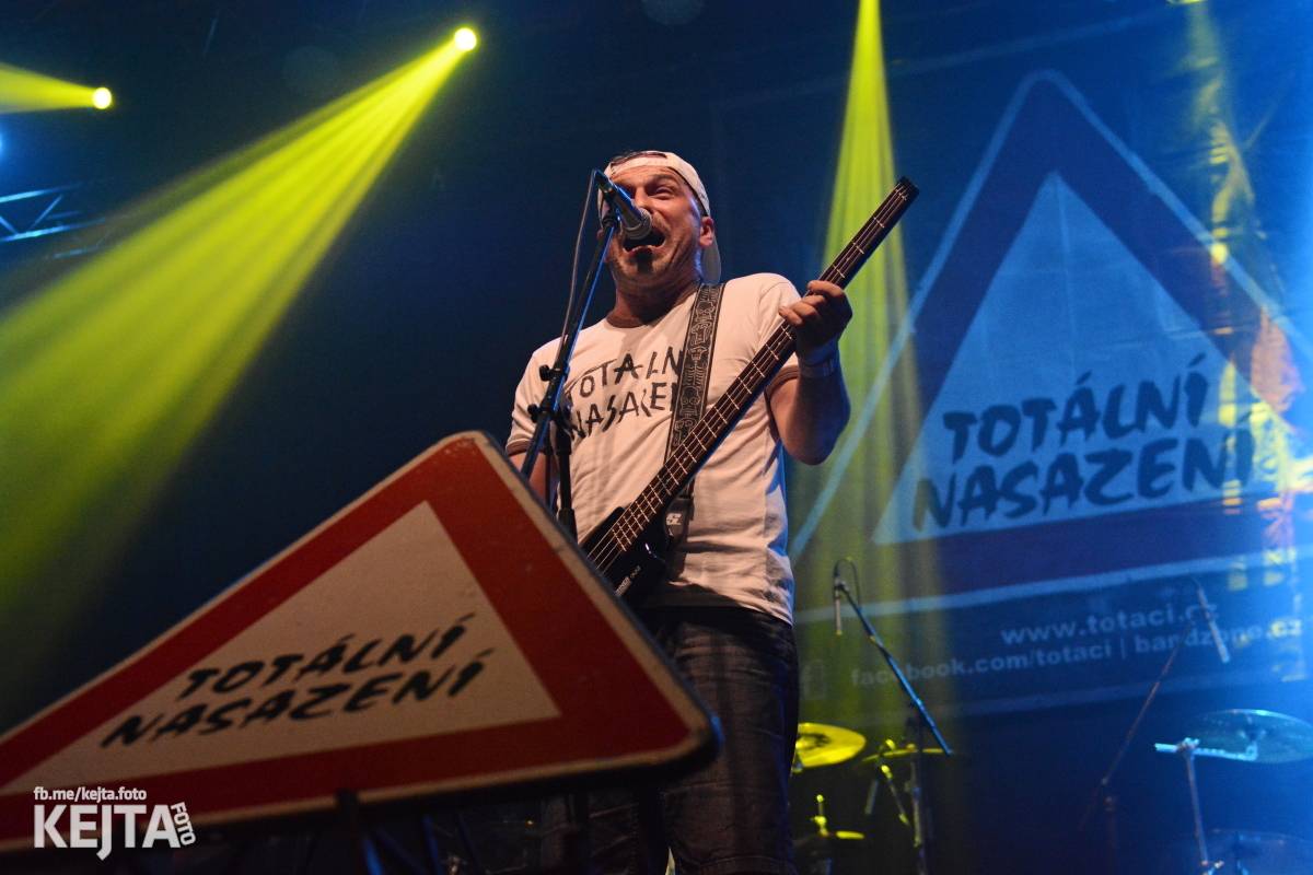 Totální nasazení oslavilo 30 let, vystoupili také Plexis, The Fialky nebo Deratizéři