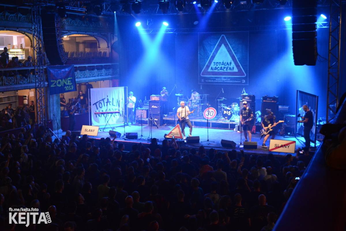 Totální nasazení oslavilo 30 let, vystoupili také Plexis, The Fialky nebo Deratizéři