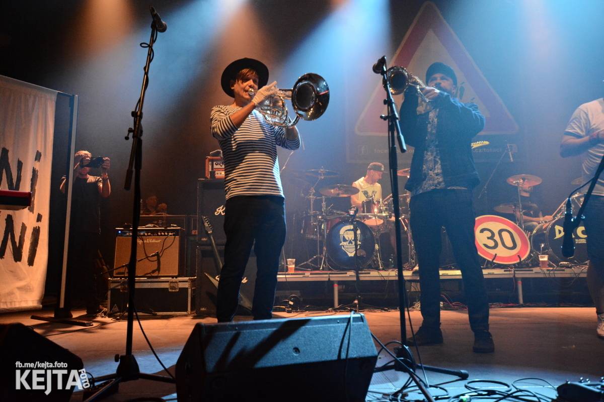 Totální nasazení oslavilo 30 let, vystoupili také Plexis, The Fialky nebo Deratizéři