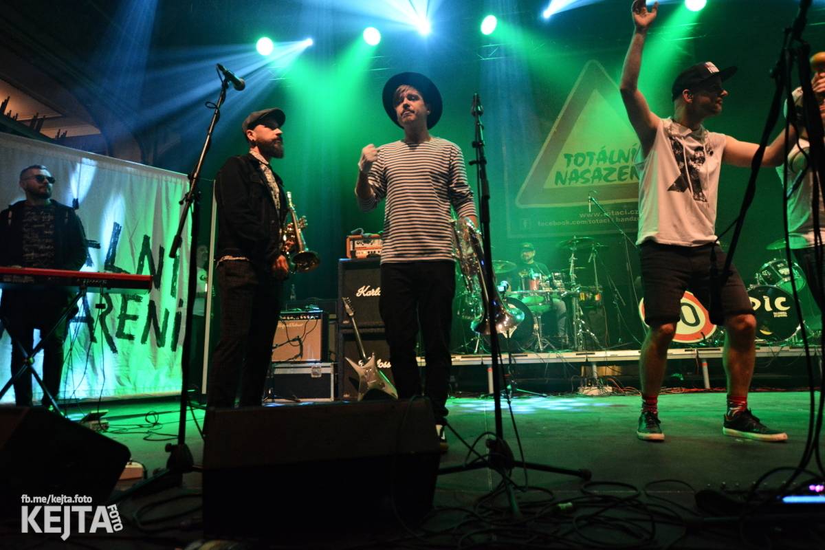 Totální nasazení oslavilo 30 let, vystoupili také Plexis, The Fialky nebo Deratizéři