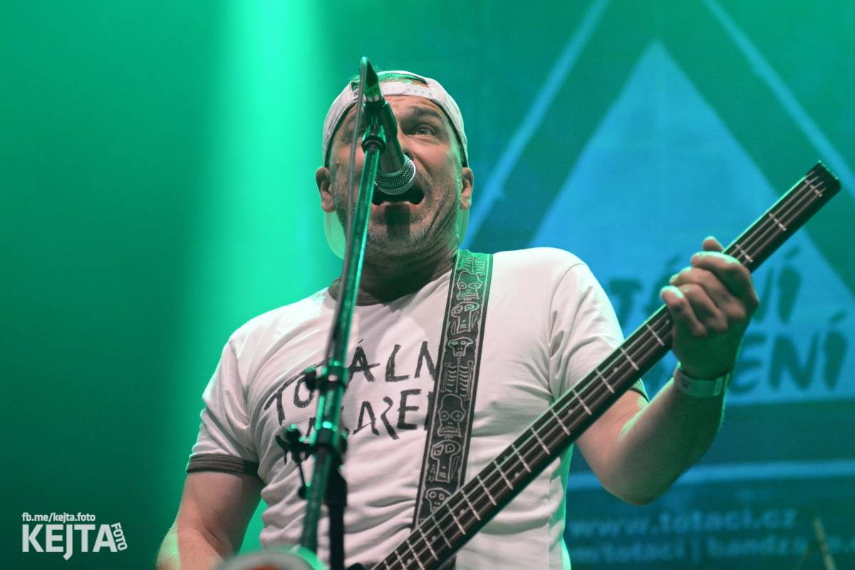 Totální nasazení oslavilo 30 let, vystoupili také Plexis, The Fialky nebo Deratizéři