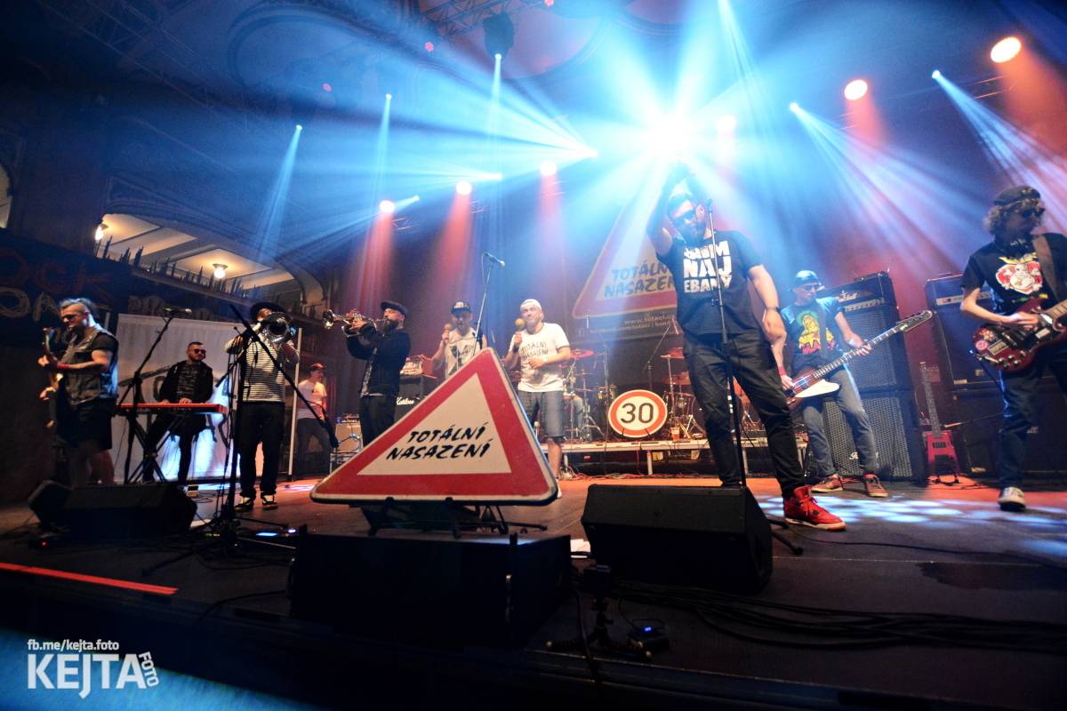 Totální nasazení oslavilo 30 let, vystoupili také Plexis, The Fialky nebo Deratizéři
