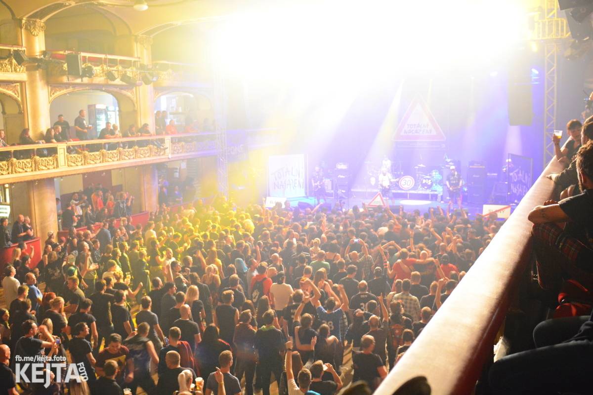Totální nasazení oslavilo 30 let, vystoupili také Plexis, The Fialky nebo Deratizéři