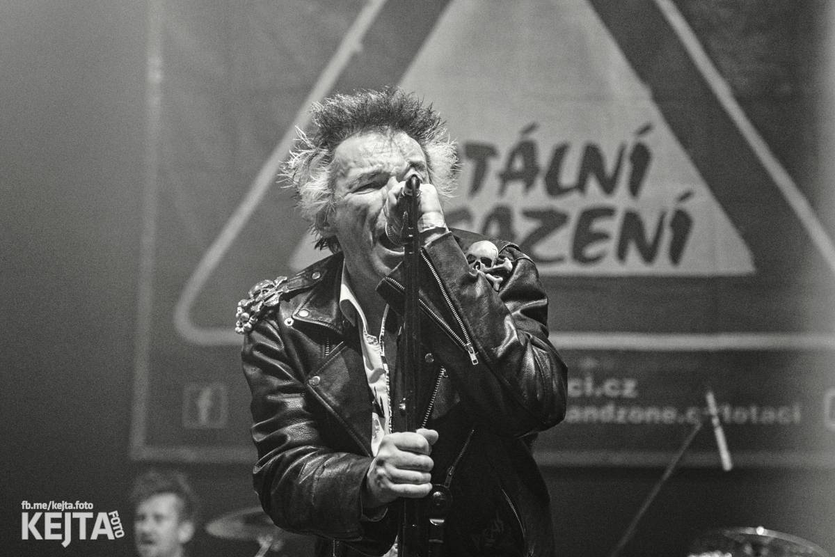 Totální nasazení oslavilo 30 let, vystoupili také Plexis, The Fialky nebo Deratizéři