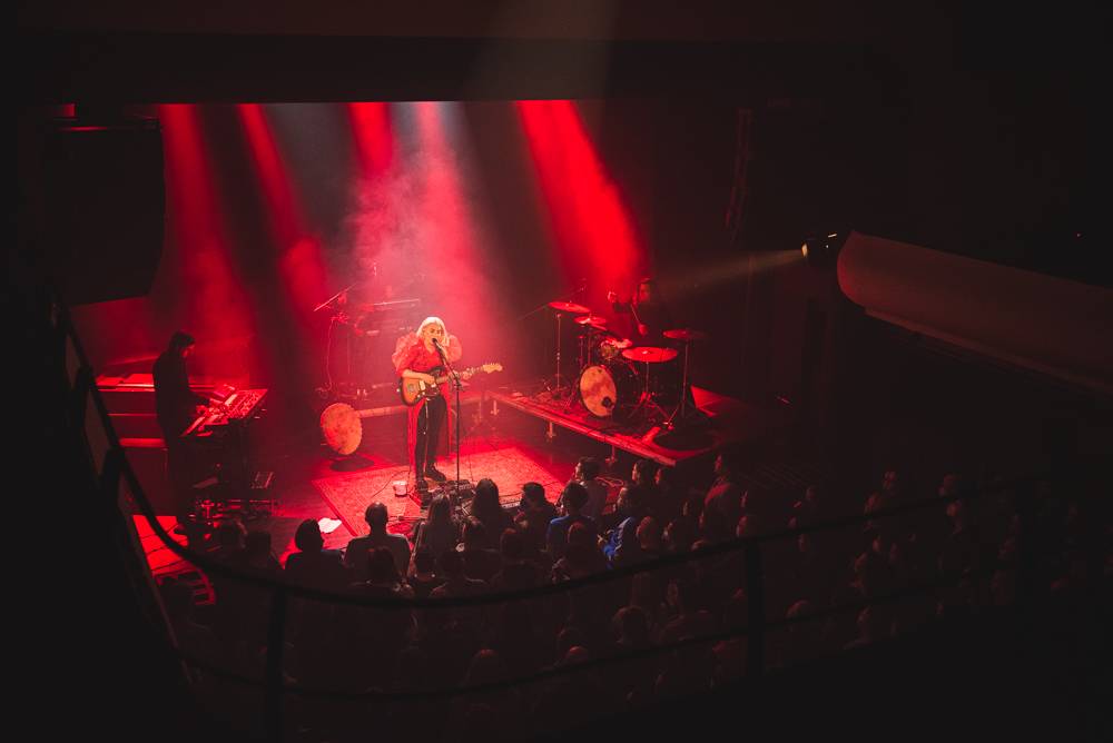 Charakteristický hlas Eivør opět rozezněl Prahu, zpěvačka nabídla posluchačům průřez žánry