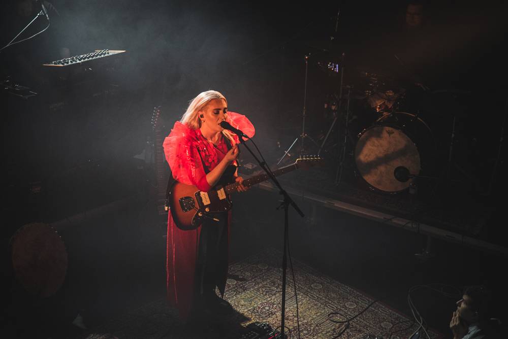 Charakteristický hlas Eivør opět rozezněl Prahu, zpěvačka nabídla posluchačům průřez žánry