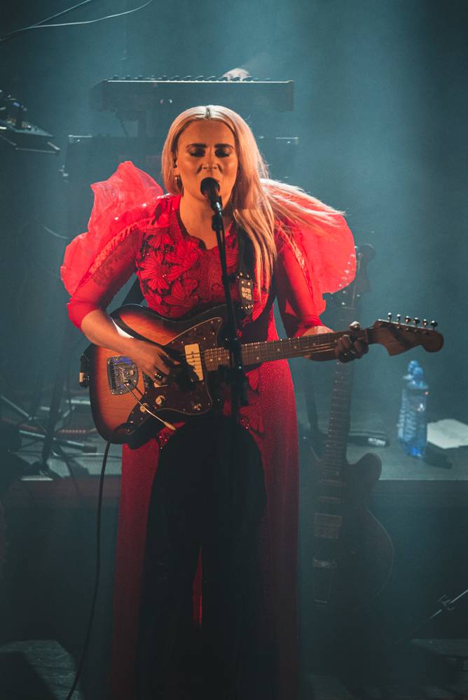 Charakteristický hlas Eivør opět rozezněl Prahu, zpěvačka nabídla posluchačům průřez žánry