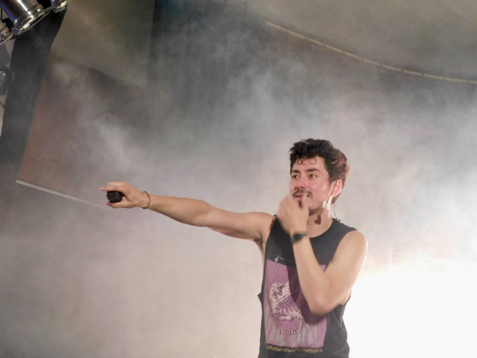 Mirai rozzářili krnovský Kofola Music Club, předvedli do detailu promyšlenou, ohnivou show