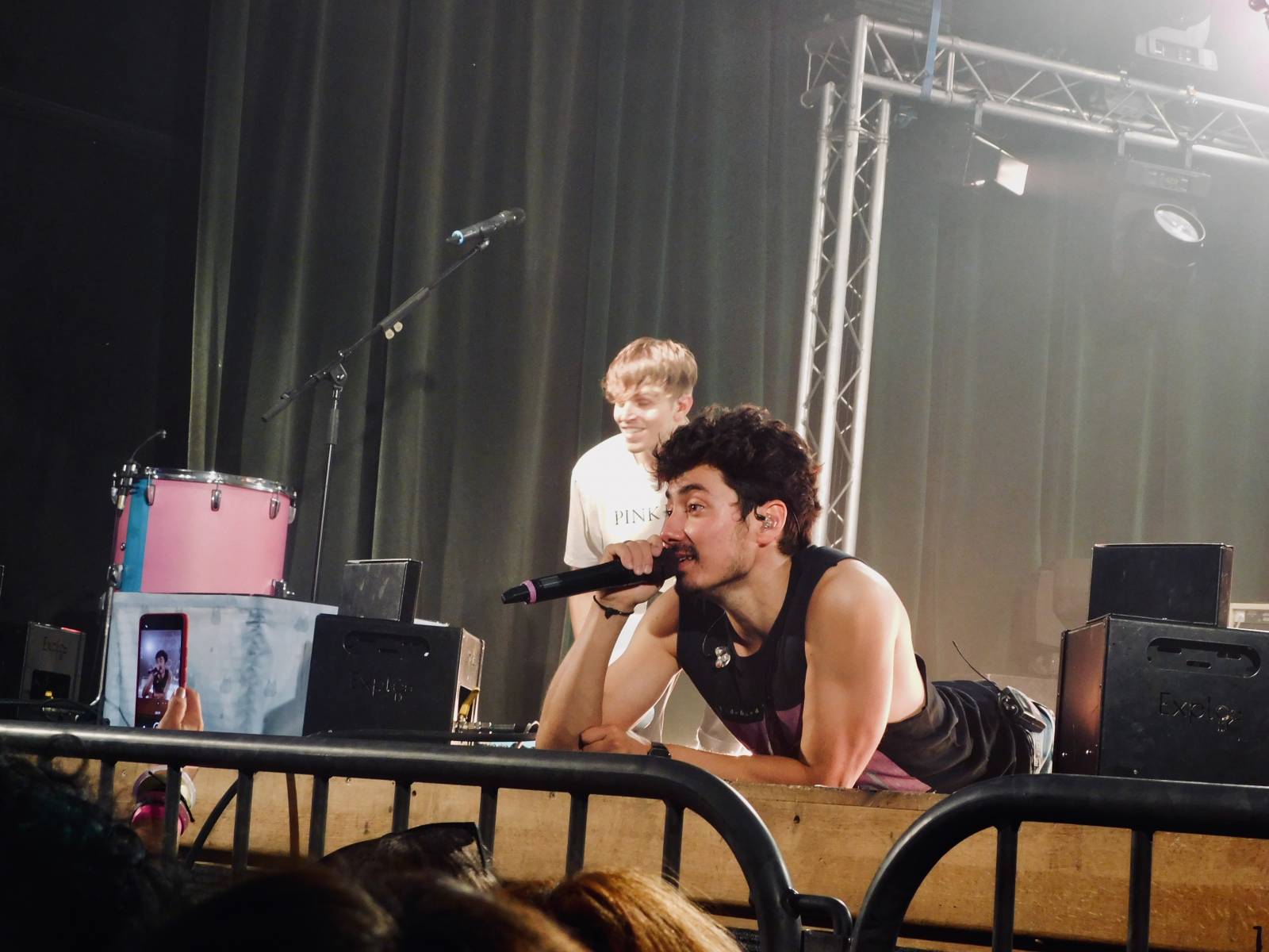 Mirai rozzářili krnovský Kofola Music Club, předvedli do detailu promyšlenou, ohnivou show