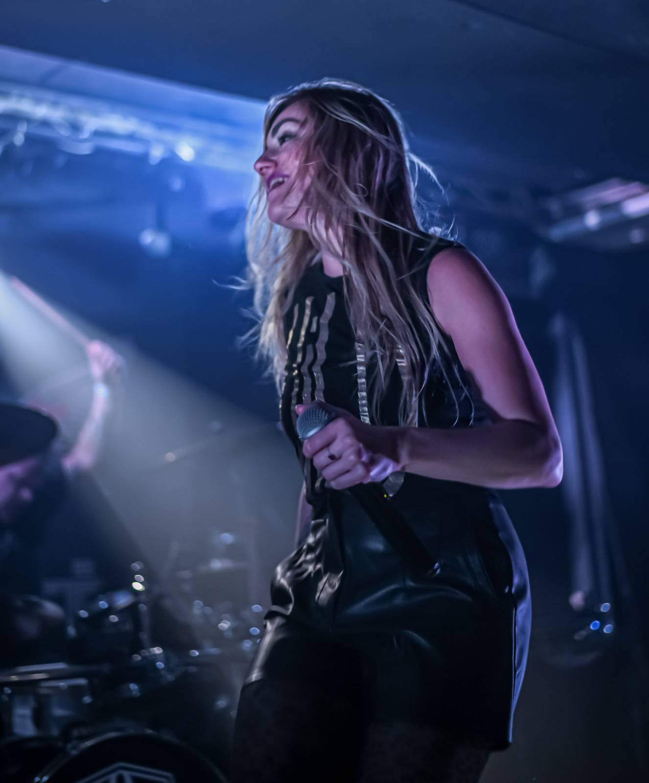 Dirty Blondes a Anteater rozpoutali v Rock Café opravdový tajfun