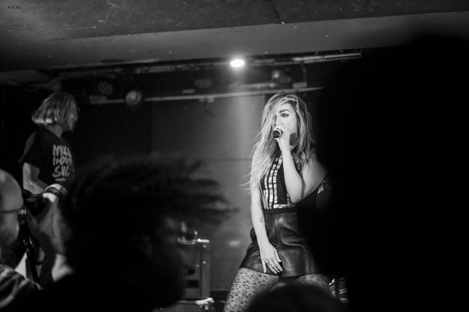 Dirty Blondes a Anteater rozpoutali v Rock Café opravdový tajfun