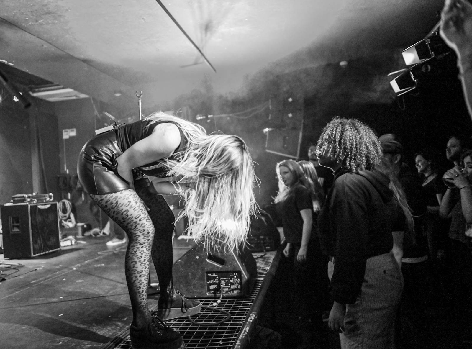 Dirty Blondes a Anteater rozpoutali v Rock Café opravdový tajfun