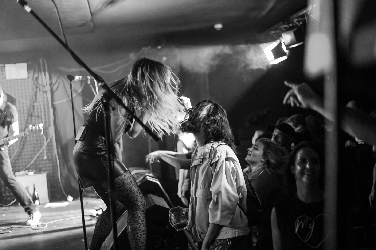 Dirty Blondes a Anteater rozpoutali v Rock Café opravdový tajfun