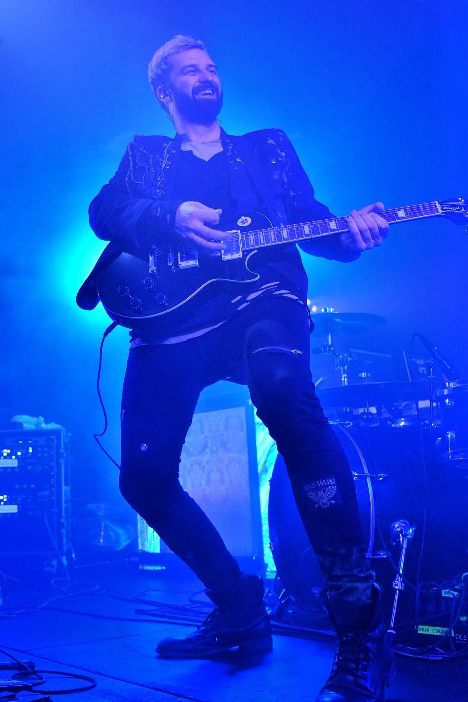 Příznivci punku se sjeli v Přešticích. Zahráli jim Nízká úroveň a Civilní obrana