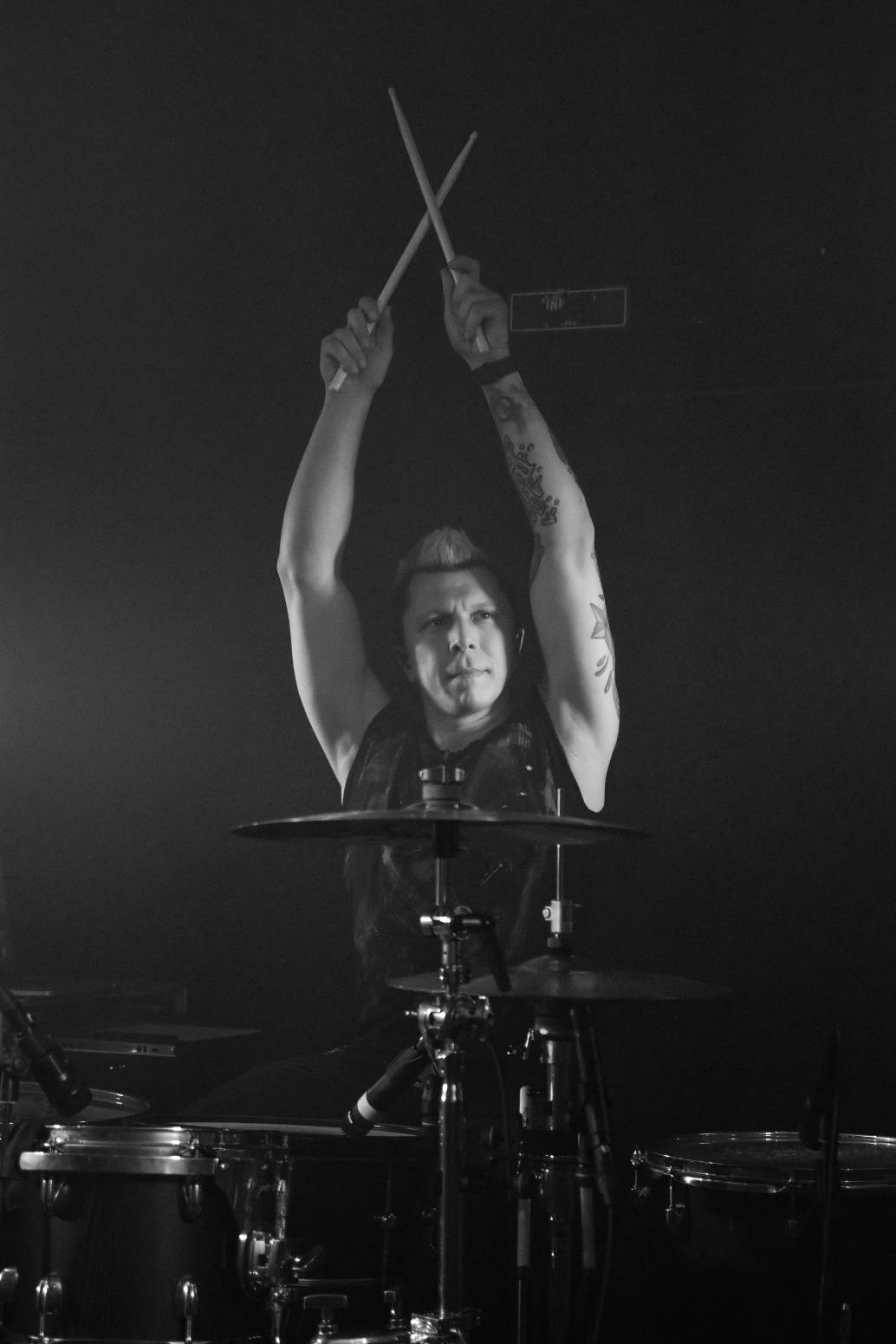 Příznivci punku se sjeli v Přešticích. Zahráli jim Nízká úroveň a Civilní obrana