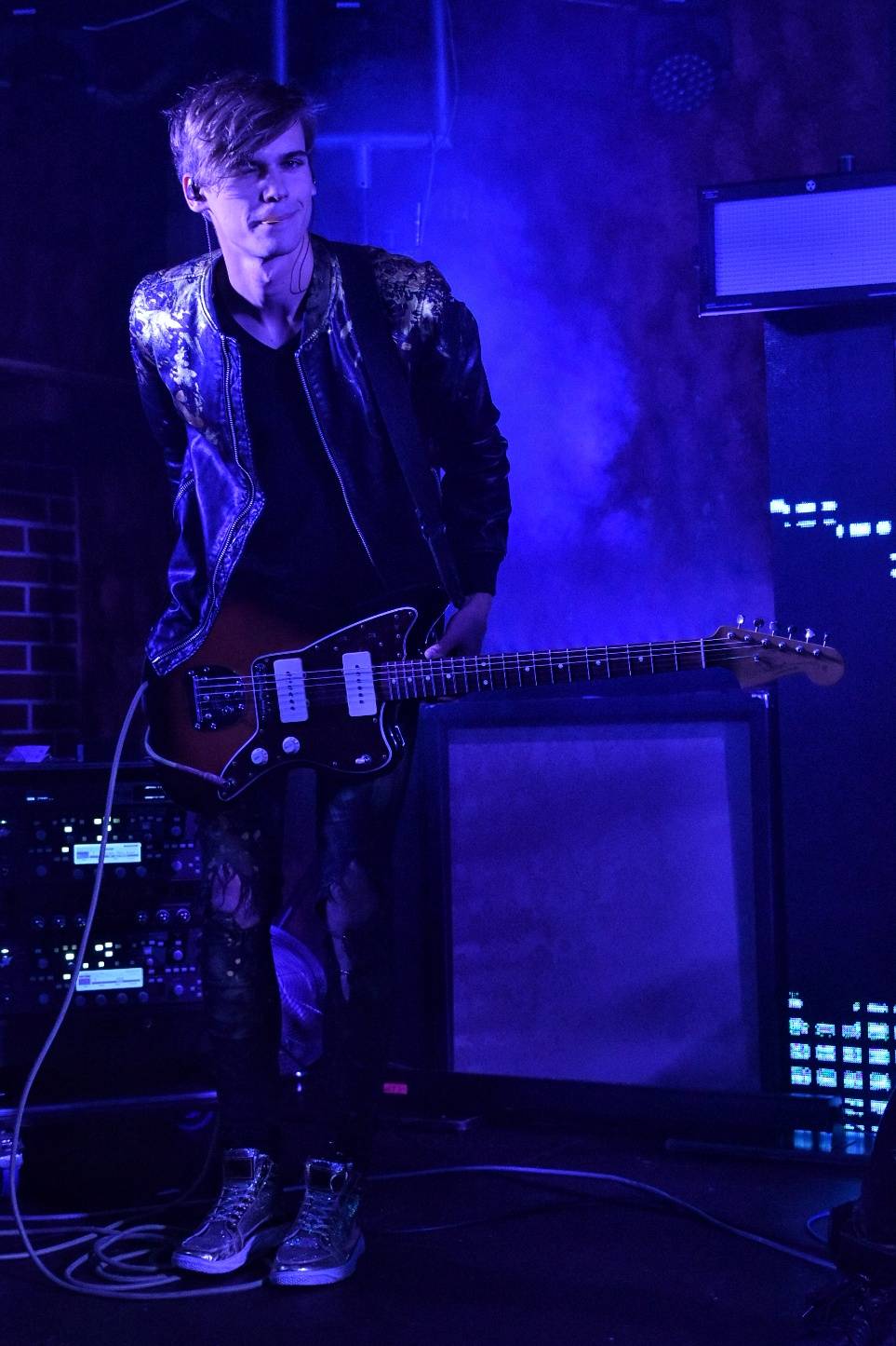 Příznivci punku se sjeli v Přešticích. Zahráli jim Nízká úroveň a Civilní obrana