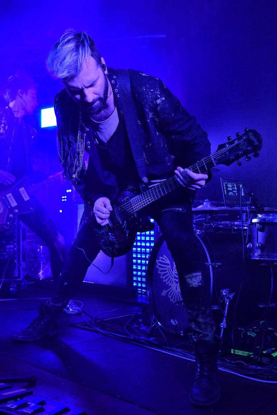 Příznivci punku se sjeli v Přešticích. Zahráli jim Nízká úroveň a Civilní obrana