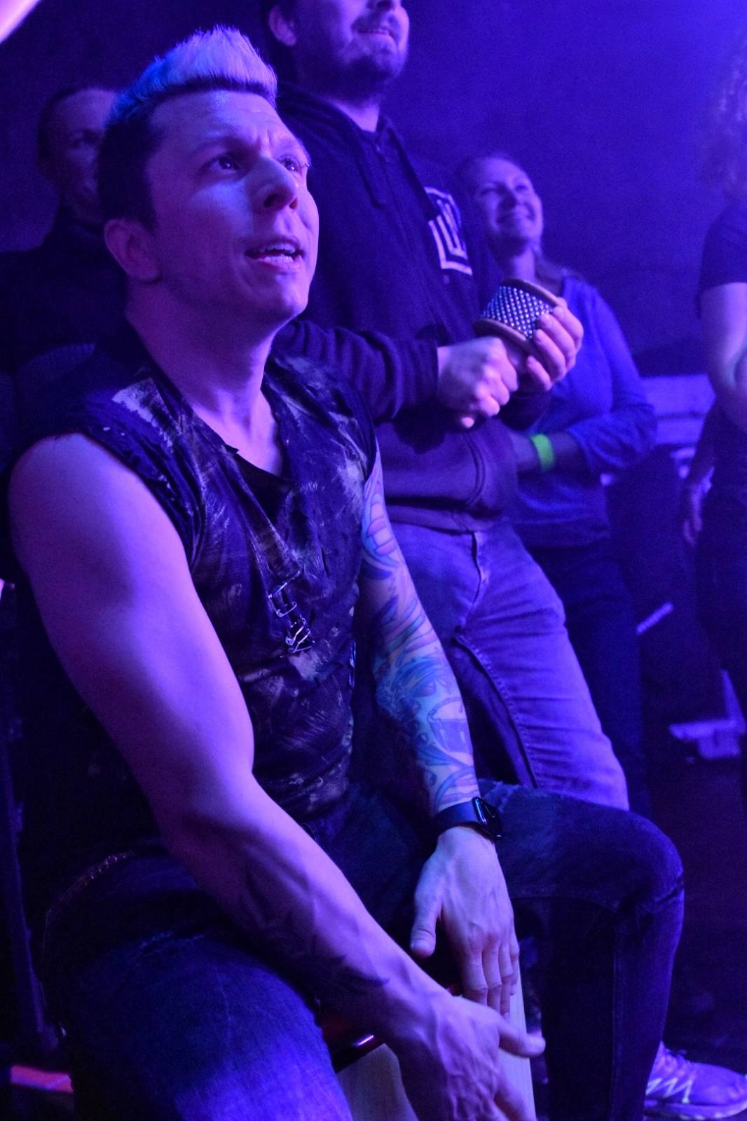 Příznivci punku se sjeli v Přešticích. Zahráli jim Nízká úroveň a Civilní obrana