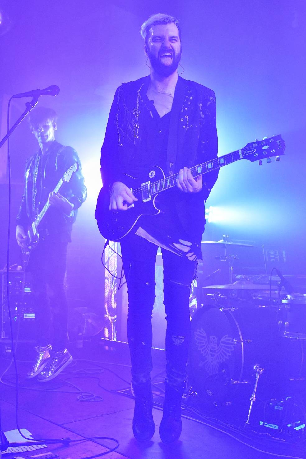 Příznivci punku se sjeli v Přešticích. Zahráli jim Nízká úroveň a Civilní obrana