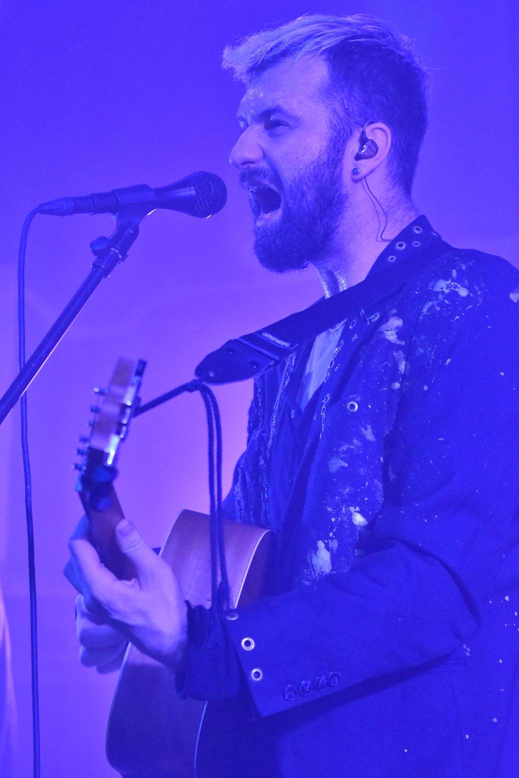 Příznivci punku se sjeli v Přešticích. Zahráli jim Nízká úroveň a Civilní obrana