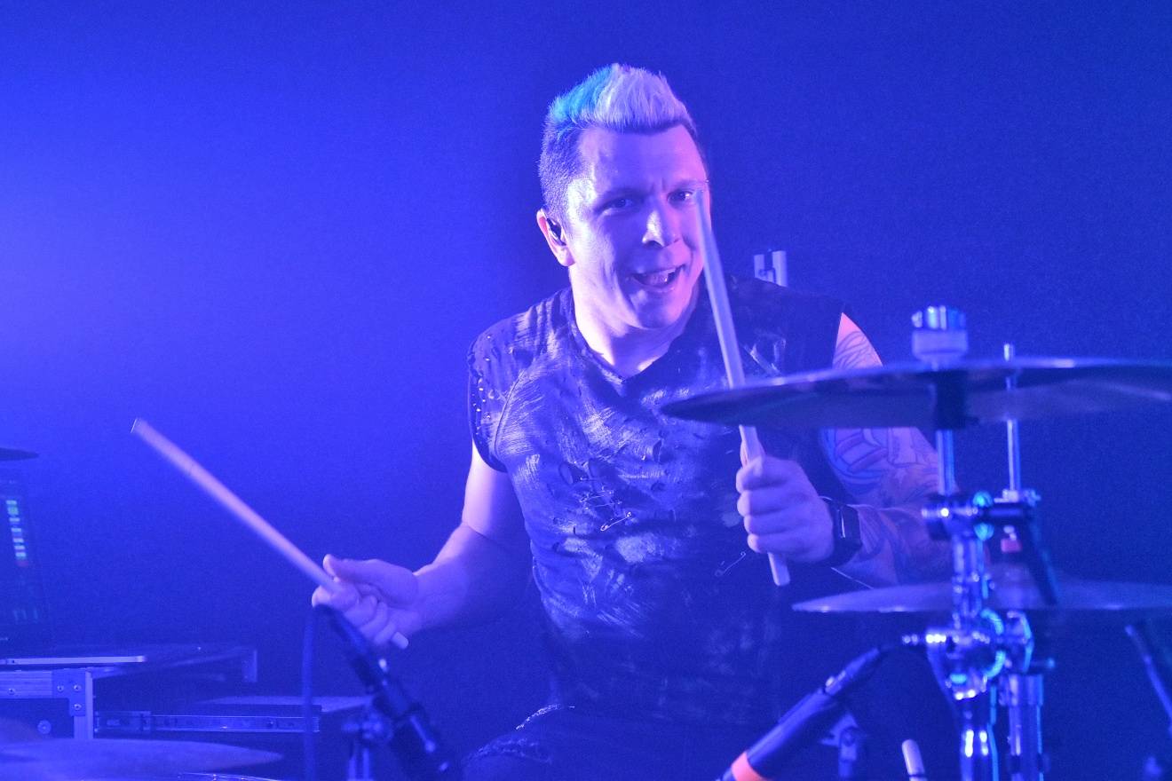 Příznivci punku se sjeli v Přešticích. Zahráli jim Nízká úroveň a Civilní obrana