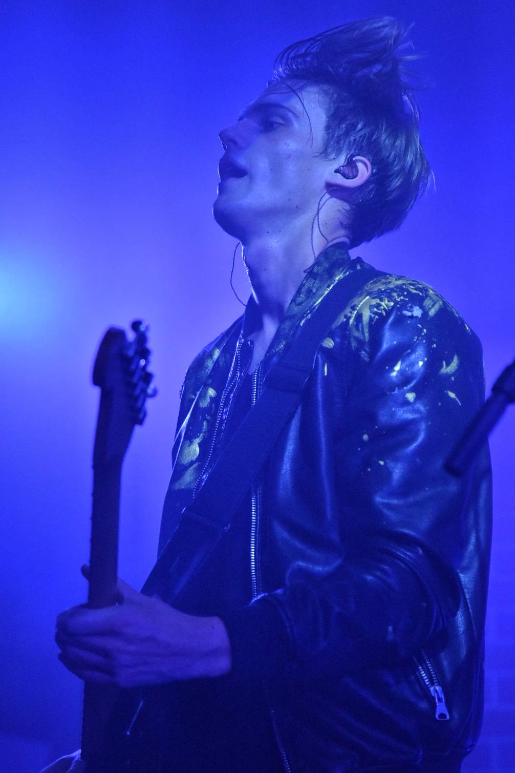 Příznivci punku se sjeli v Přešticích. Zahráli jim Nízká úroveň a Civilní obrana