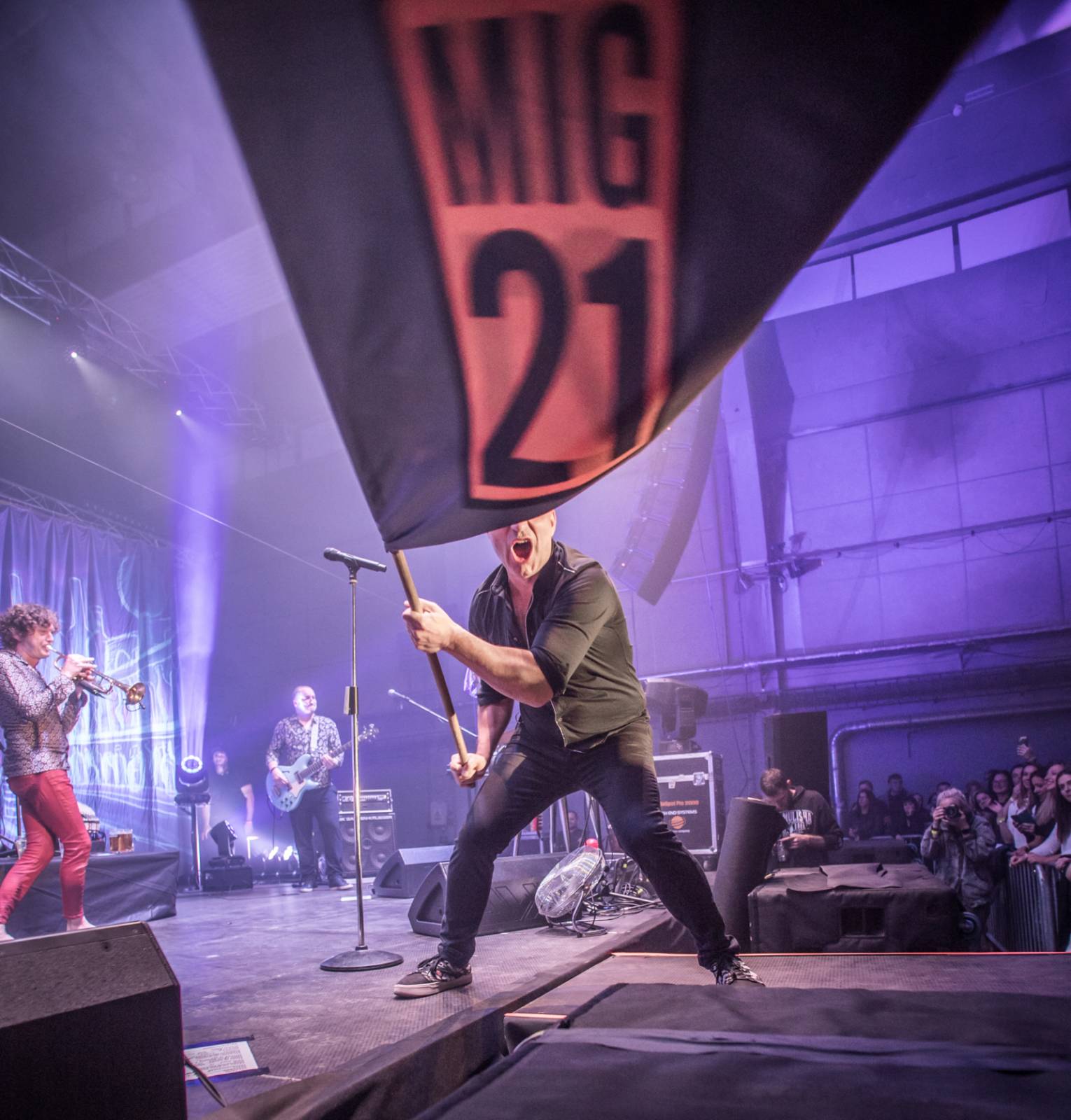 Na koncertě Mig 21 v Plzni se tančilo od začátku do konce, skladba Kalhotky si sundej zabrala i tentokrát