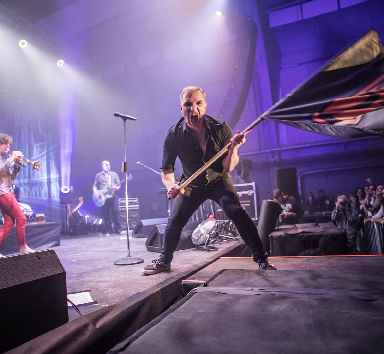 Na koncertě Mig 21 v Plzni se tančilo od začátku do konce, skladba Kalhotky si sundej zabrala i tentokrát