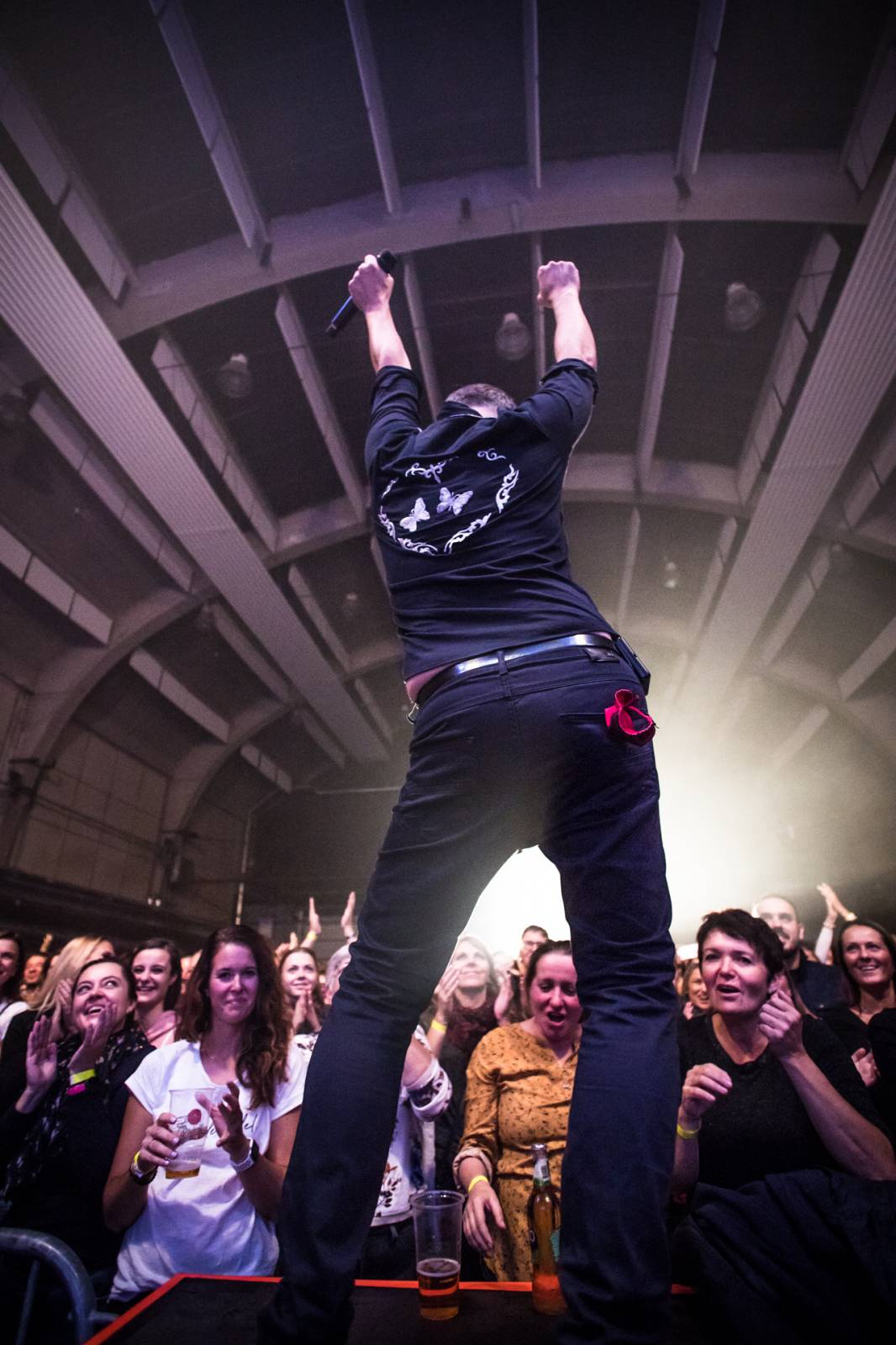 Na koncertě Mig 21 v Plzni se tančilo od začátku do konce, skladba Kalhotky si sundej zabrala i tentokrát