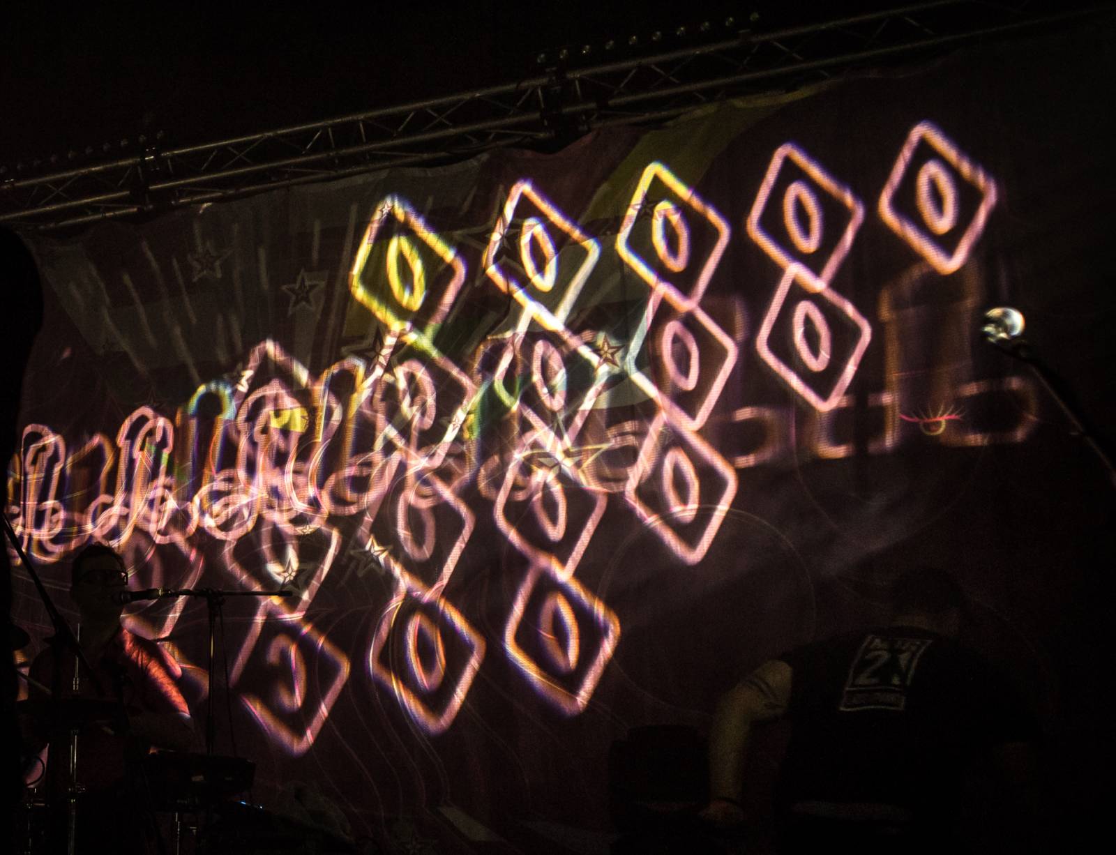 Na koncertě Mig 21 v Plzni se tančilo od začátku do konce, skladba Kalhotky si sundej zabrala i tentokrát