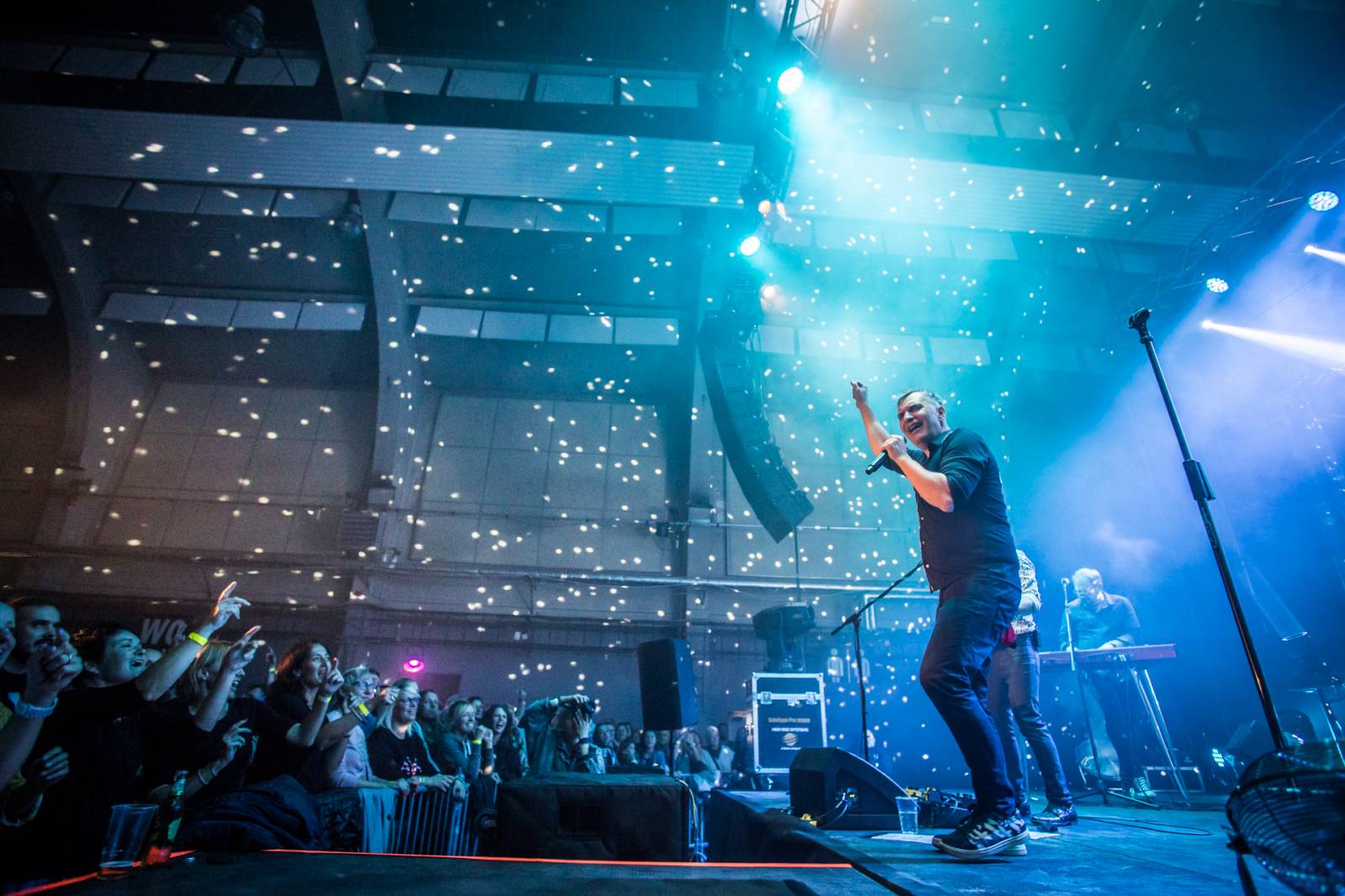 Na koncertě Mig 21 v Plzni se tančilo od začátku do konce, skladba Kalhotky si sundej zabrala i tentokrát