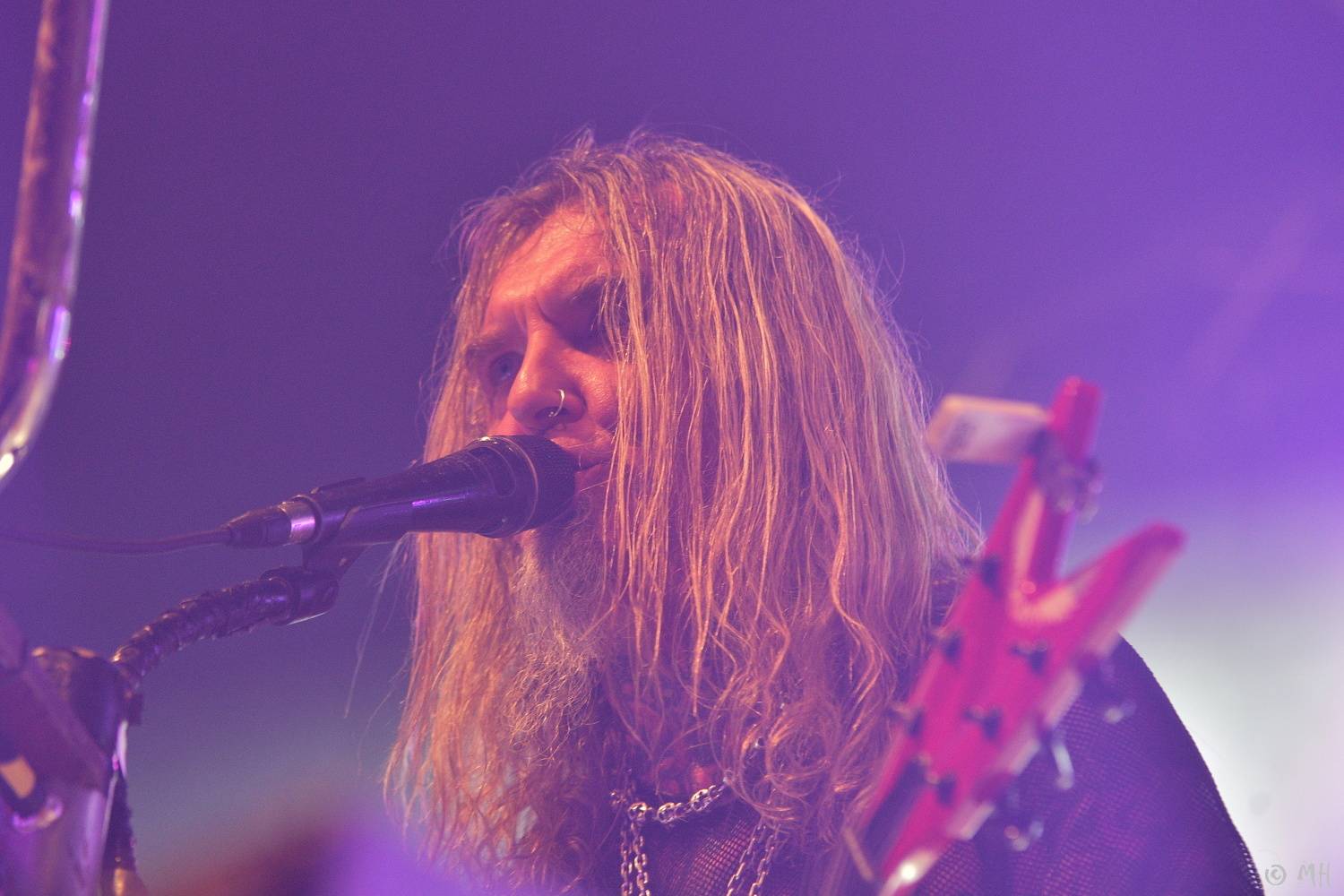 Doga a DeBill Heads předvedli v plzeňské Šeříkovce pekelnou jízdu, křtilo se i album Hard Colony