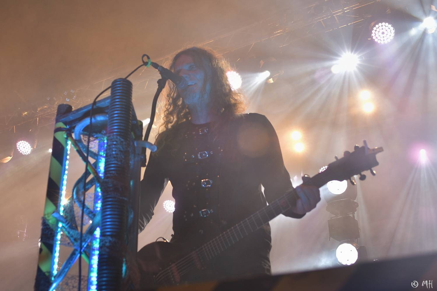 Doga a DeBill Heads předvedli v plzeňské Šeříkovce pekelnou jízdu, křtilo se i album Hard Colony