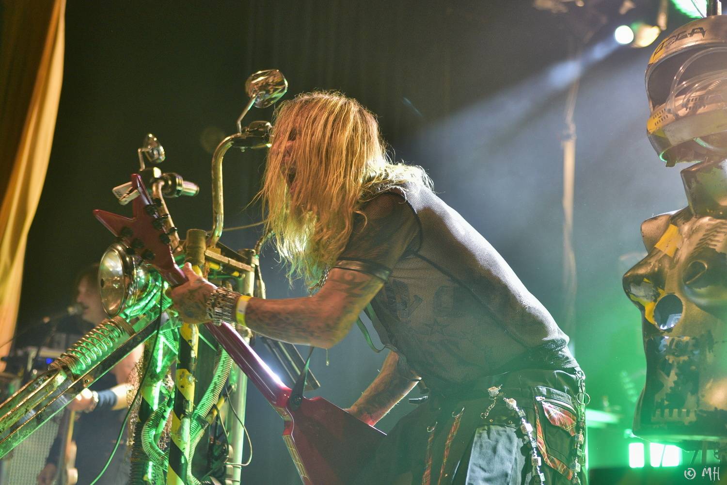 Doga a DeBill Heads předvedli v plzeňské Šeříkovce pekelnou jízdu, křtilo se i album Hard Colony