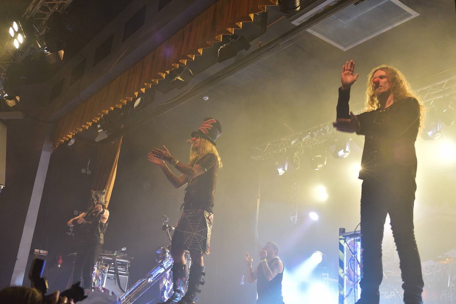 Doga a DeBill Heads předvedli v plzeňské Šeříkovce pekelnou jízdu, křtilo se i album Hard Colony