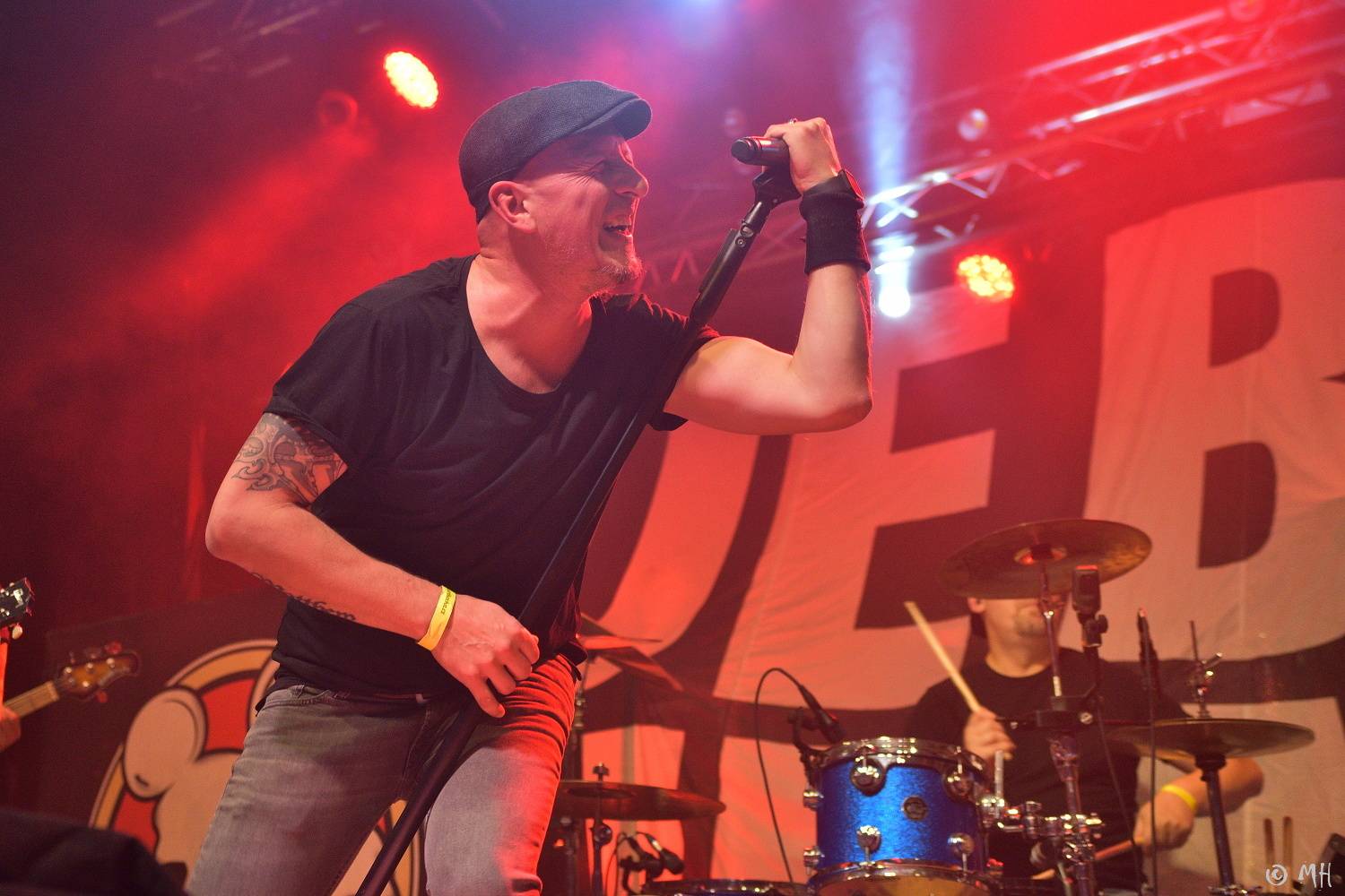 Doga a DeBill Heads předvedli v plzeňské Šeříkovce pekelnou jízdu, křtilo se i album Hard Colony