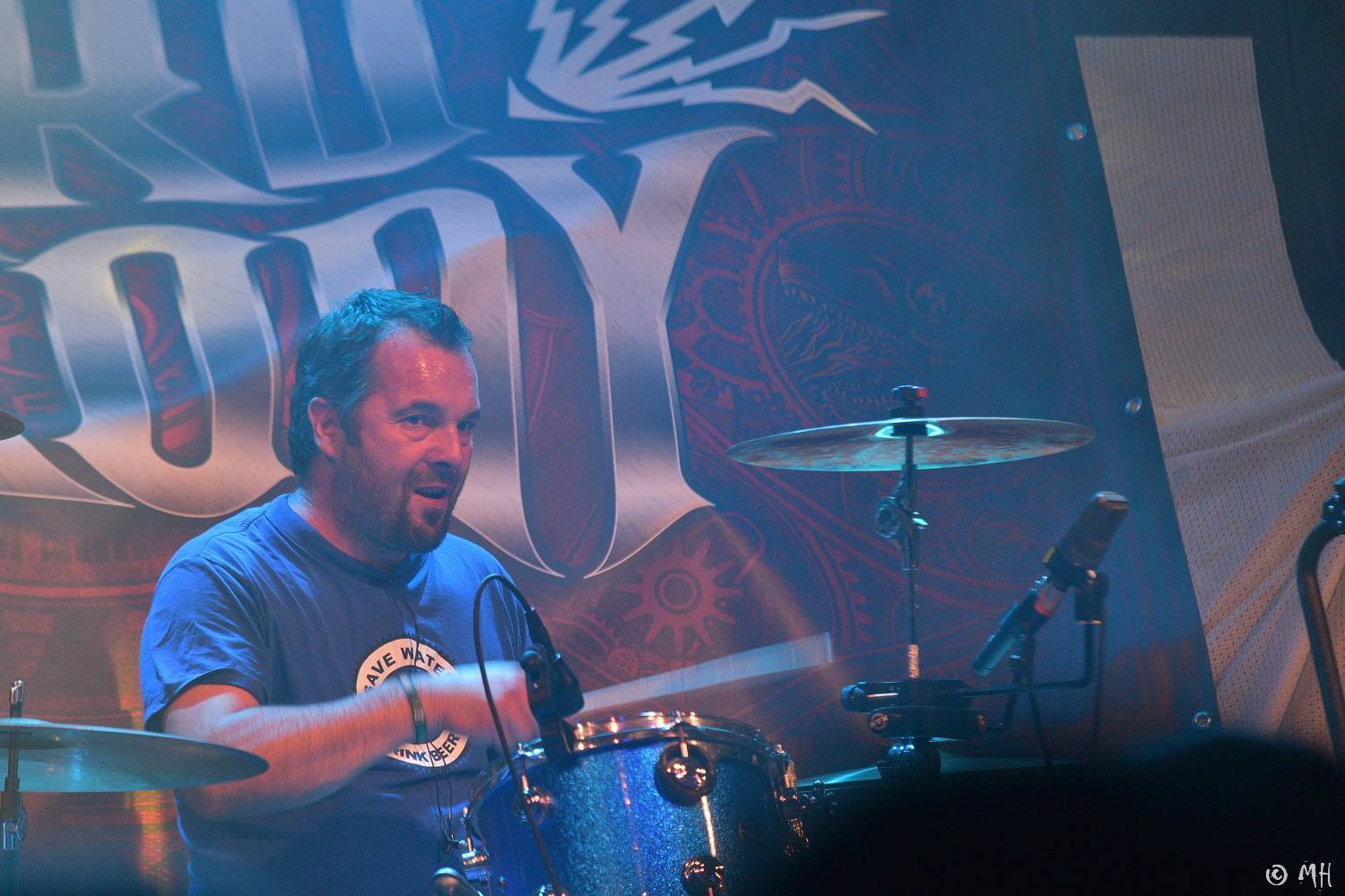 Doga a DeBill Heads předvedli v plzeňské Šeříkovce pekelnou jízdu, křtilo se i album Hard Colony