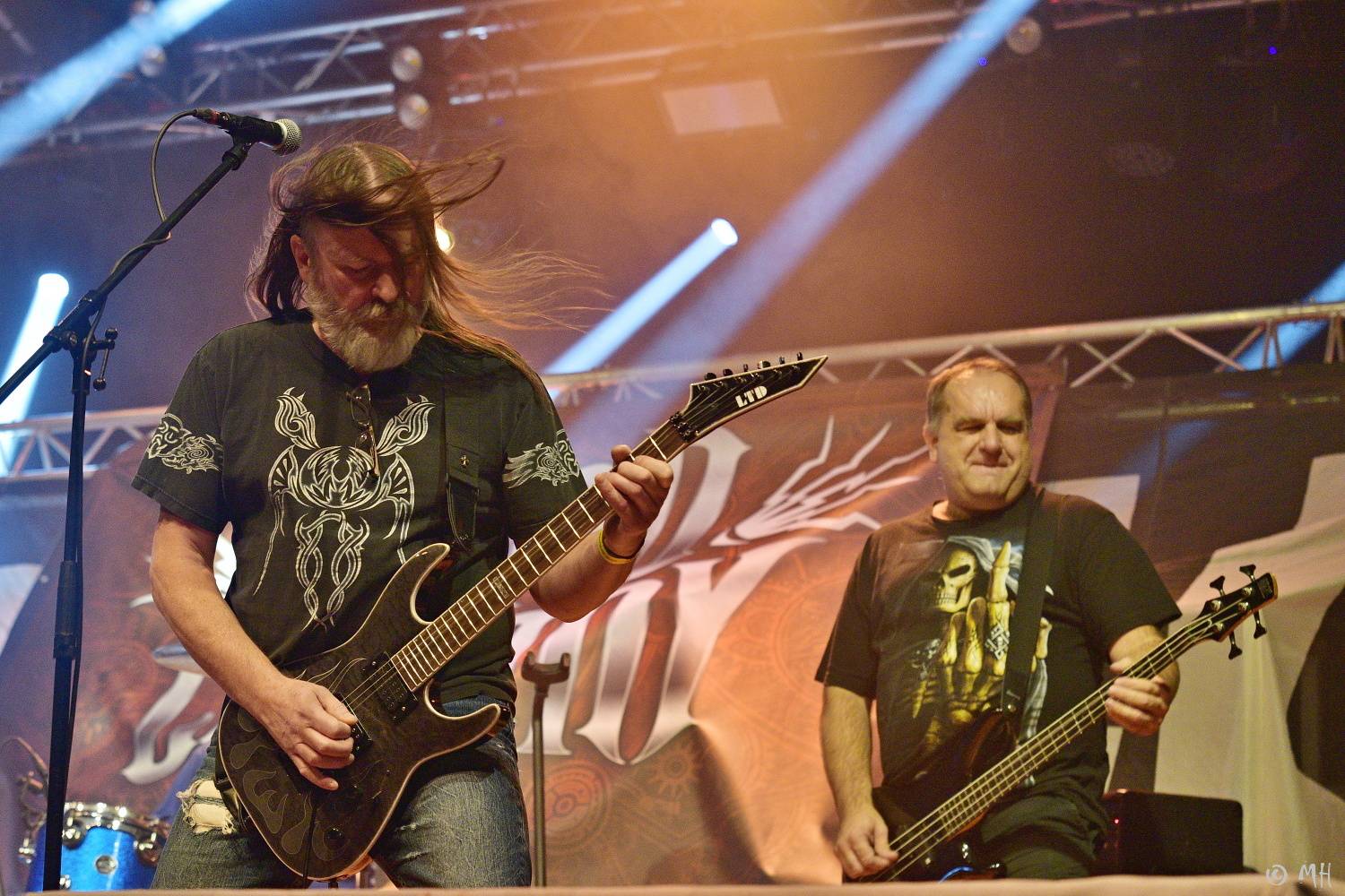 Doga a DeBill Heads předvedli v plzeňské Šeříkovce pekelnou jízdu, křtilo se i album Hard Colony