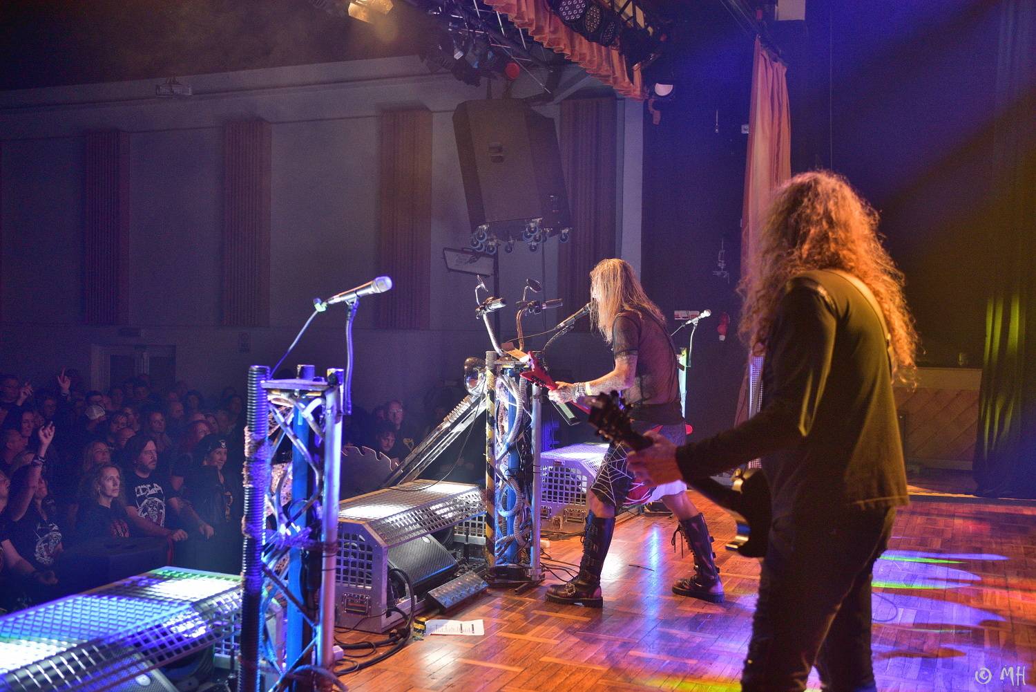 Doga a DeBill Heads předvedli v plzeňské Šeříkovce pekelnou jízdu, křtilo se i album Hard Colony