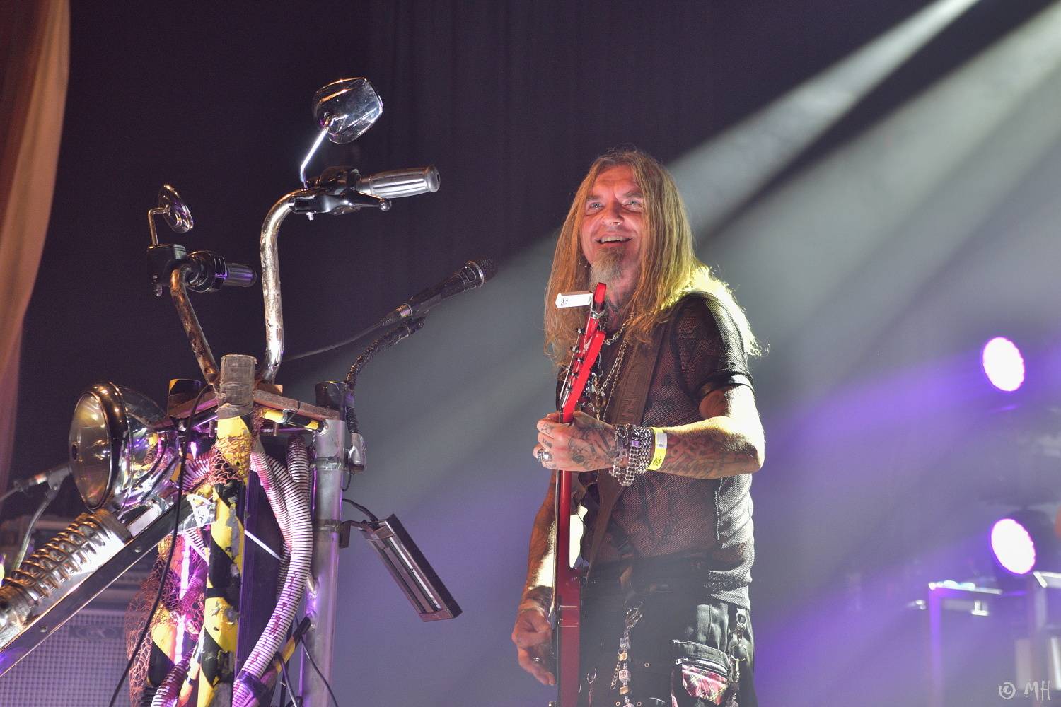 Doga a DeBill Heads předvedli v plzeňské Šeříkovce pekelnou jízdu, křtilo se i album Hard Colony