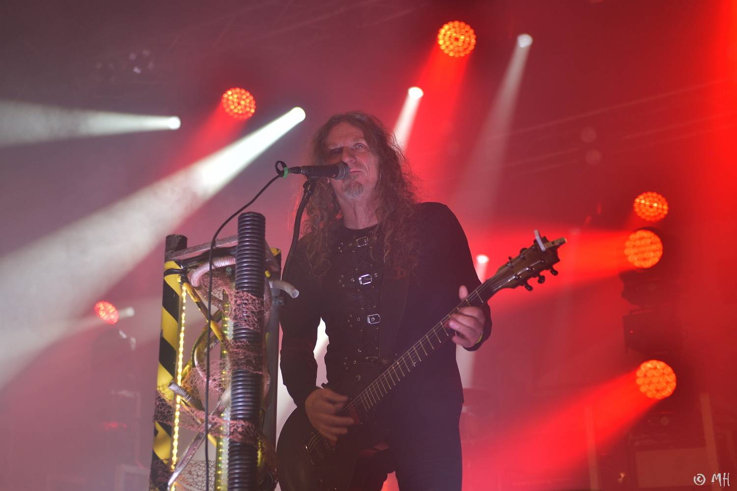 Doga a DeBill Heads předvedli v plzeňské Šeříkovce pekelnou jízdu, křtilo se i album Hard Colony