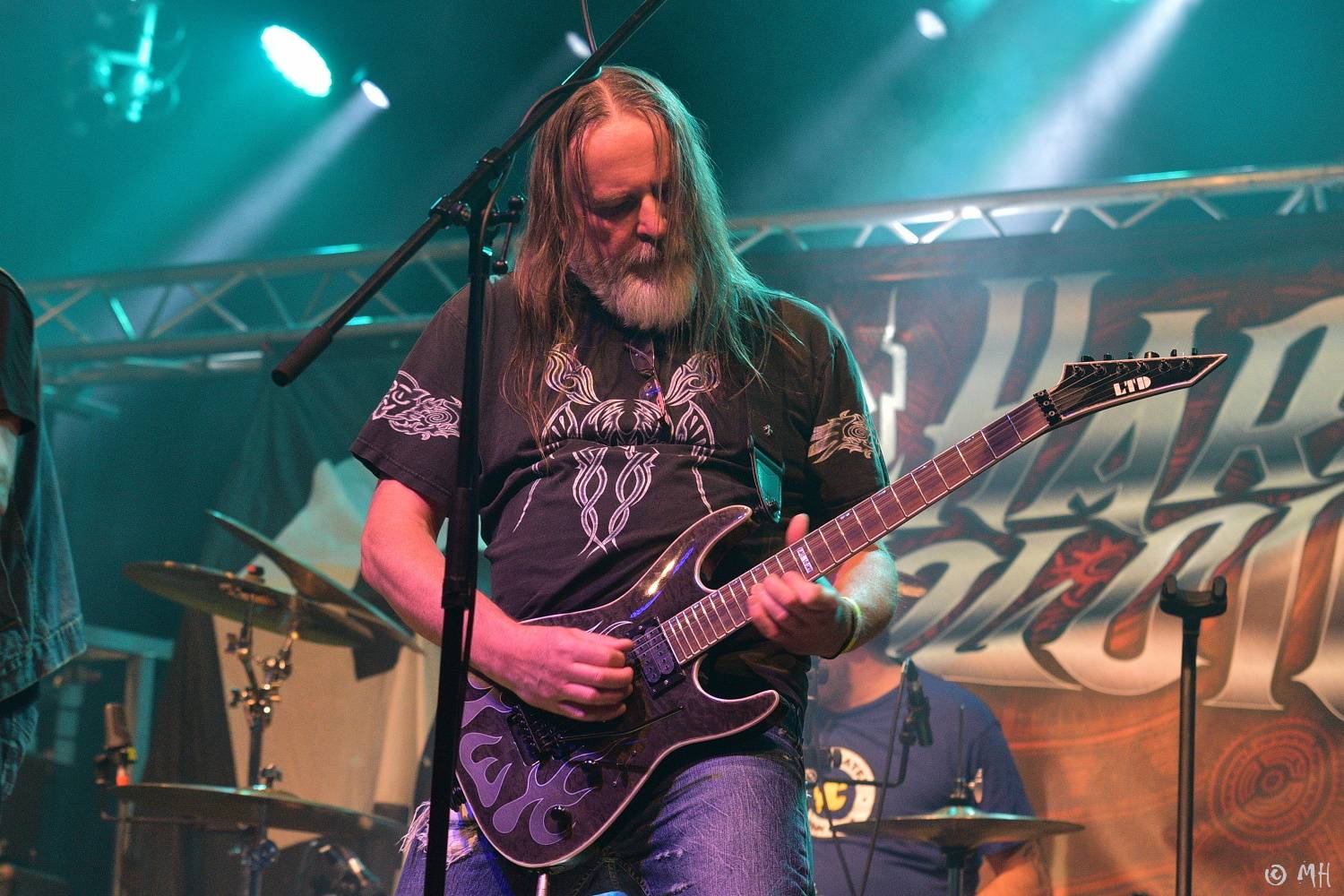 Doga a DeBill Heads předvedli v plzeňské Šeříkovce pekelnou jízdu, křtilo se i album Hard Colony