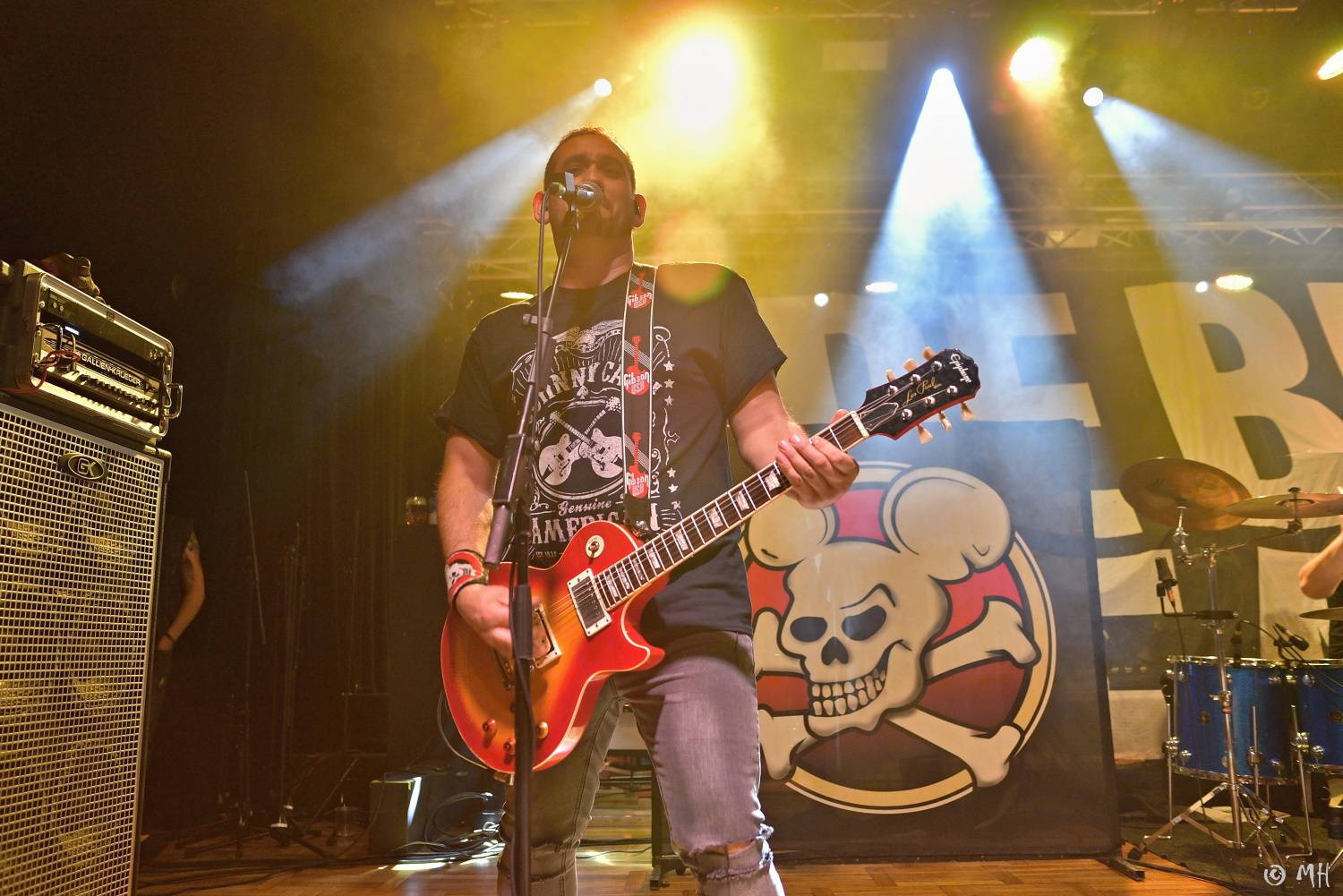 Doga a DeBill Heads předvedli v plzeňské Šeříkovce pekelnou jízdu, křtilo se i album Hard Colony