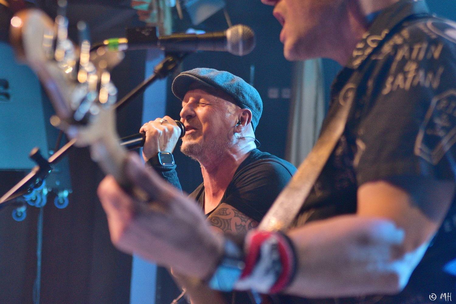 Doga a DeBill Heads předvedli v plzeňské Šeříkovce pekelnou jízdu, křtilo se i album Hard Colony