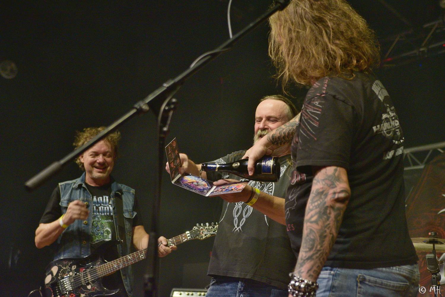 Doga a DeBill Heads předvedli v plzeňské Šeříkovce pekelnou jízdu, křtilo se i album Hard Colony