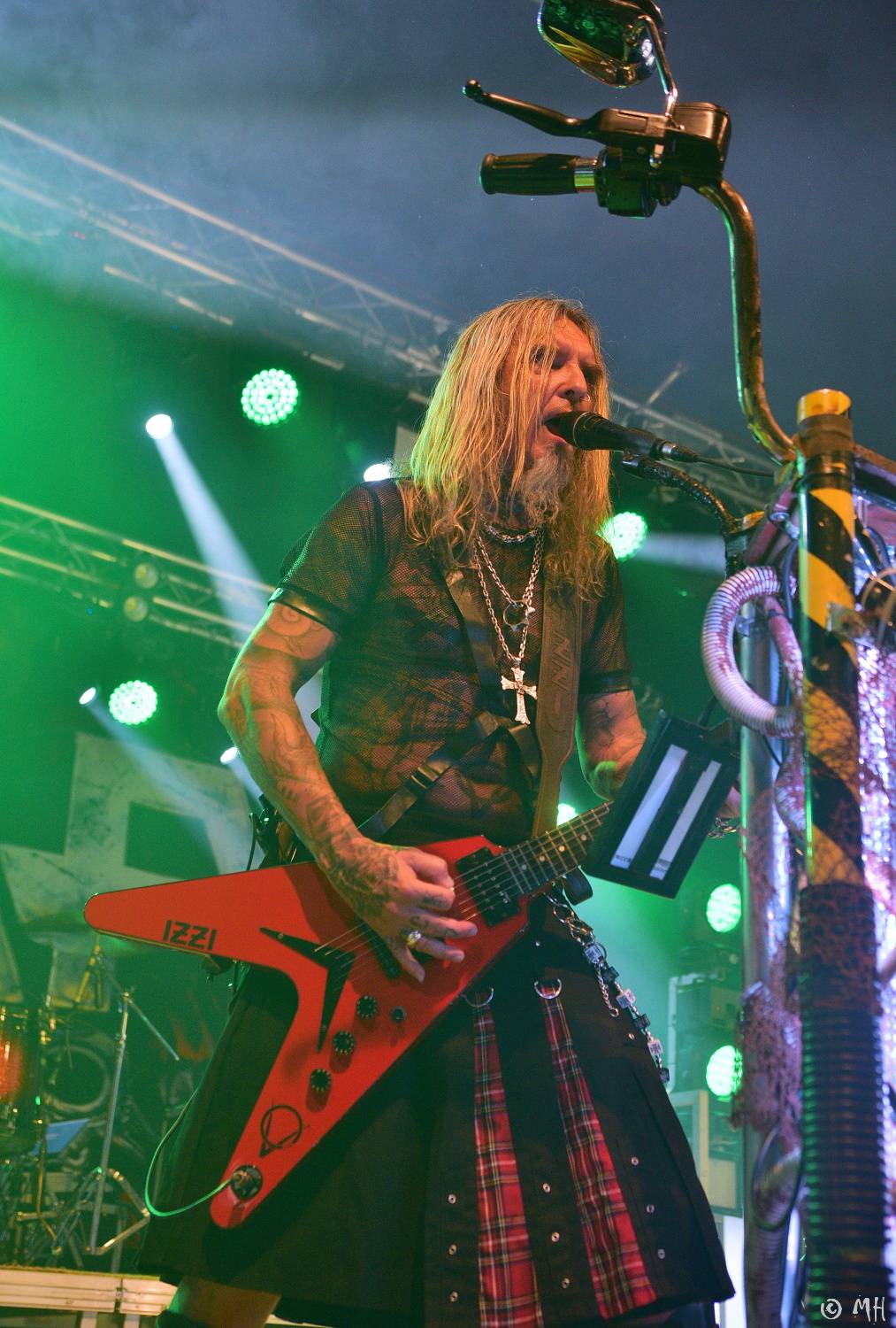 Doga a DeBill Heads předvedli v plzeňské Šeříkovce pekelnou jízdu, křtilo se i album Hard Colony