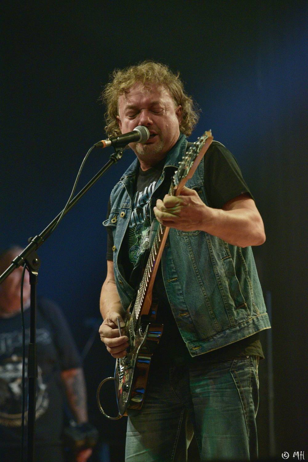 Doga a DeBill Heads předvedli v plzeňské Šeříkovce pekelnou jízdu, křtilo se i album Hard Colony