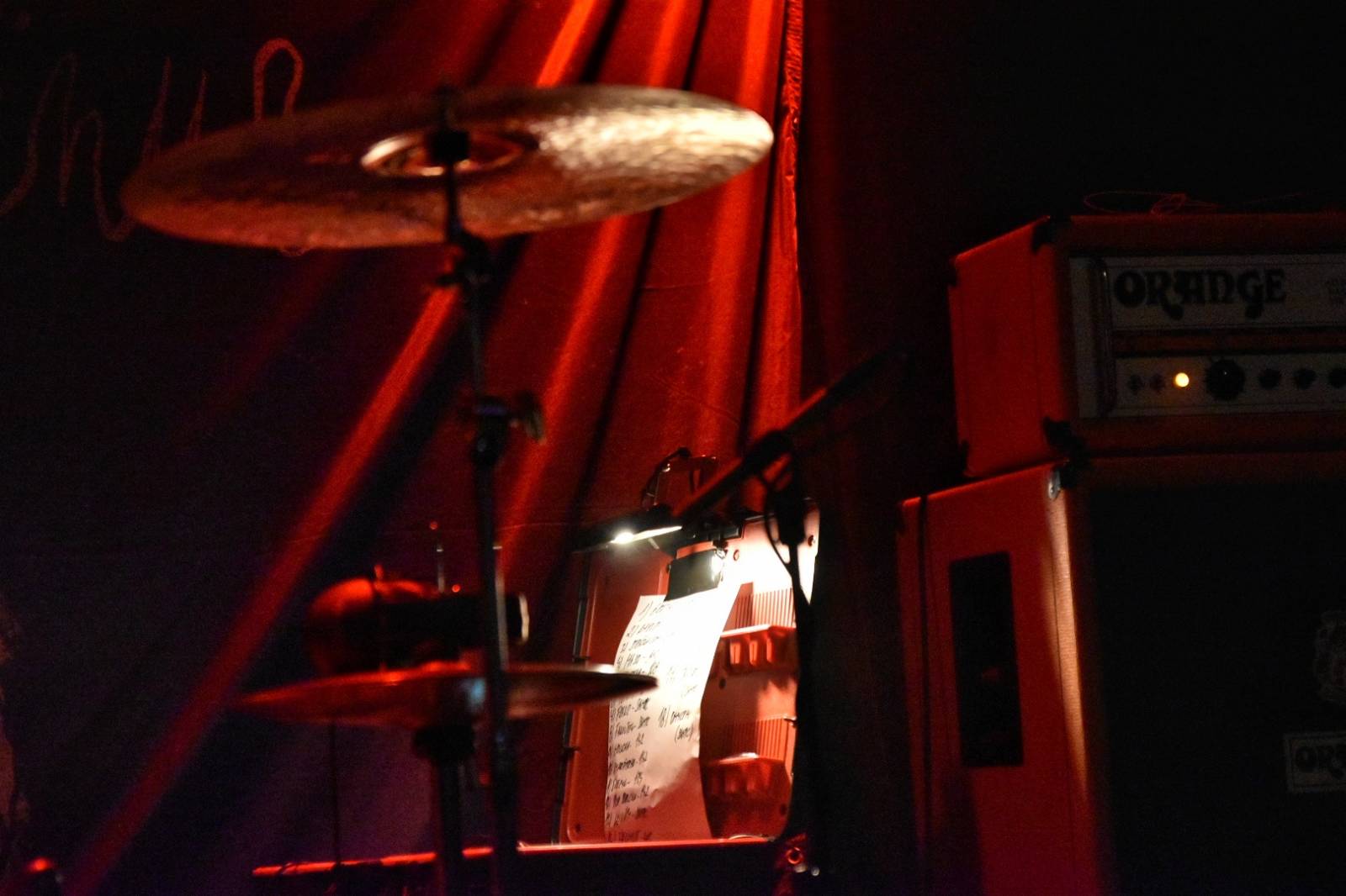 Kurtizány z 25. Avenue pokřtili album Honzíkova cesta, kmotrou byla Anna K.