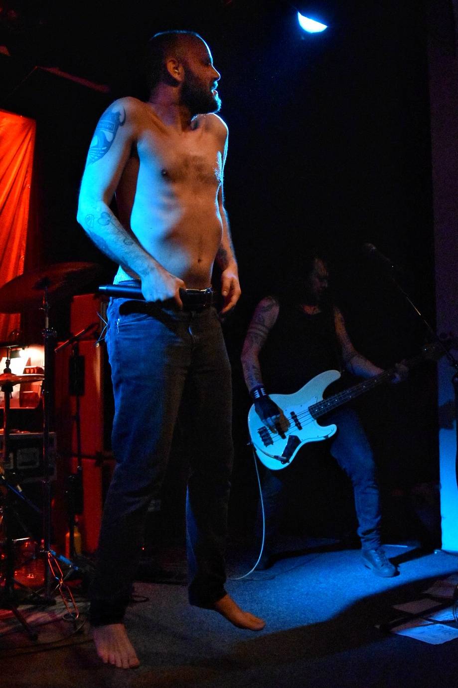 Kurtizány z 25. Avenue pokřtili album Honzíkova cesta, kmotrou byla Anna K.