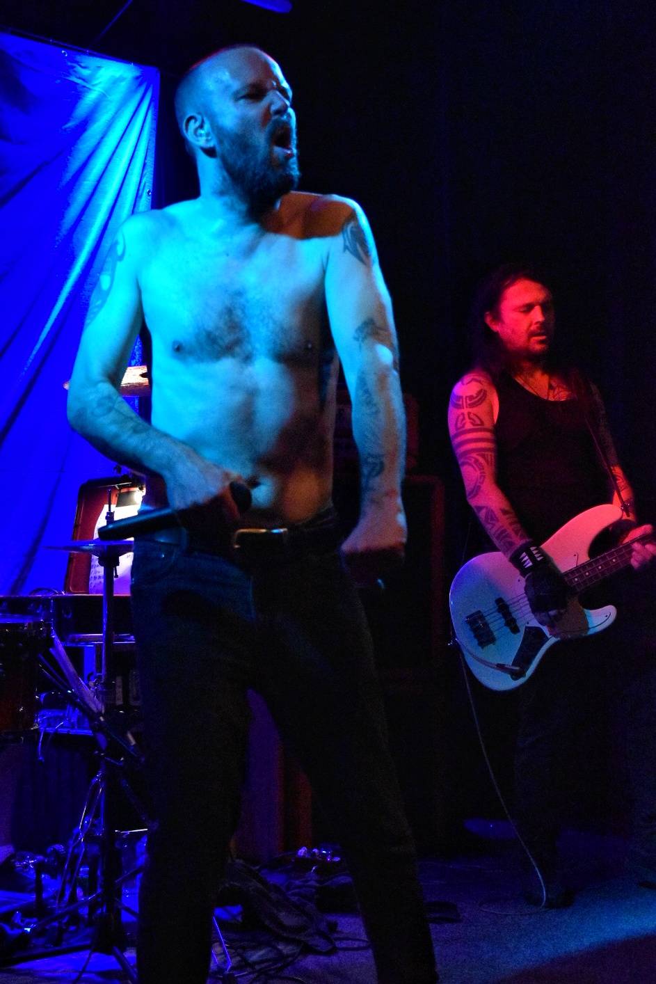 Kurtizány z 25. Avenue pokřtili album Honzíkova cesta, kmotrou byla Anna K.